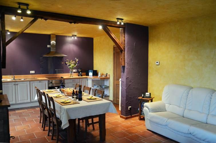 Gîtes Ferme de la Barrière Chimay Esterno foto